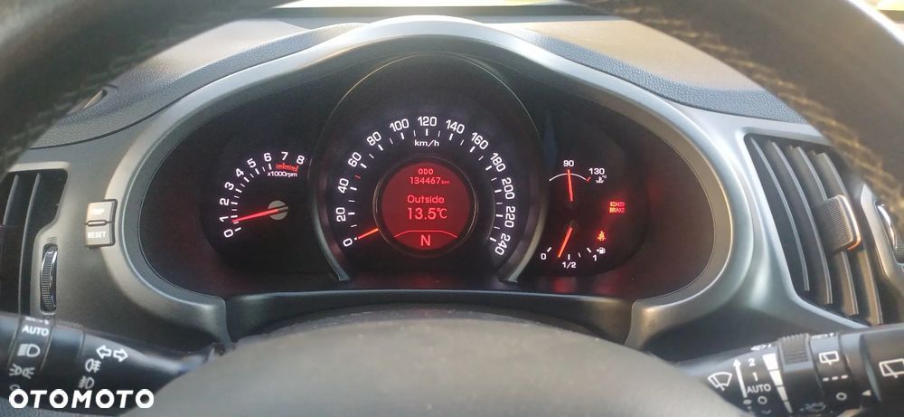 Kia Sportage 2.0 L - 5
