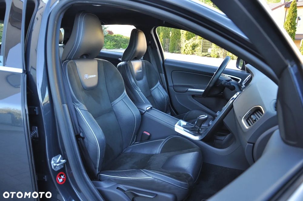 Volvo V60 D4 Geartronic RDesign - 22