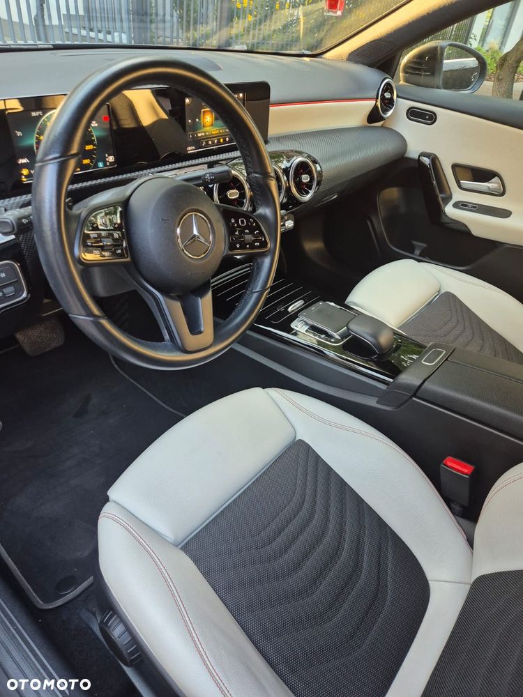 Mercedes-Benz Klasa A 180 7G-DCT Advanced Progressive - 25