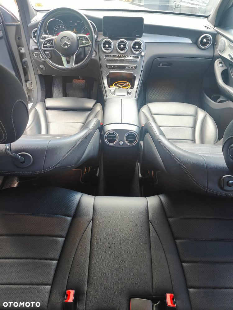Mercedes-Benz GLC 300 4Matic 9G-TRONIC AMG Line - 9