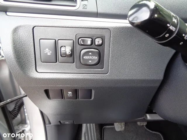 Toyota Verso 1.8 Prestige 7os EU6 - 20