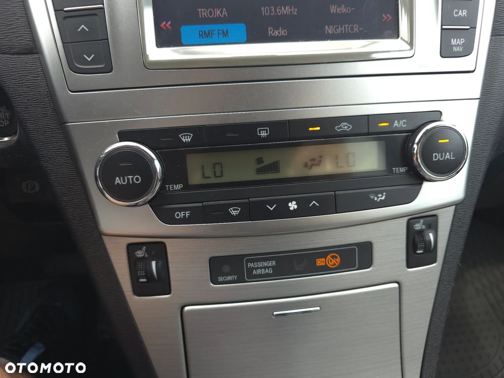Toyota Avensis 2.0 Prestige NAVI MS - 32