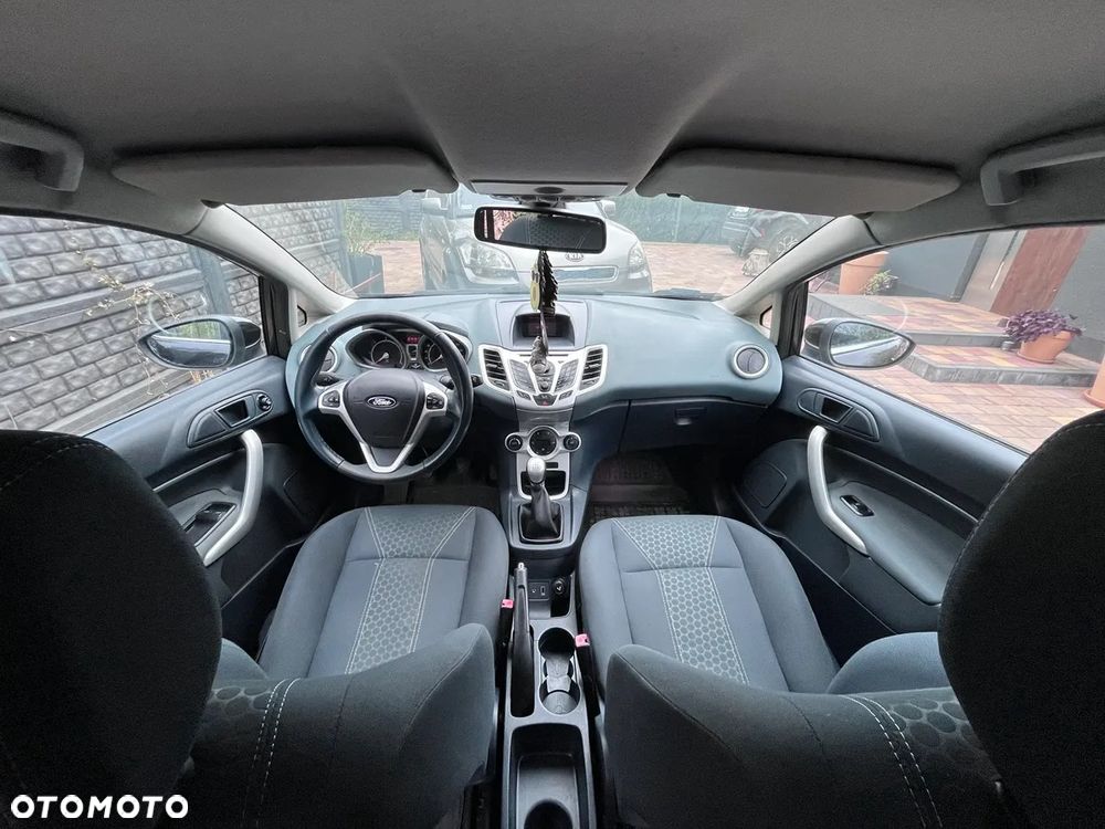 Ford Fiesta - 12