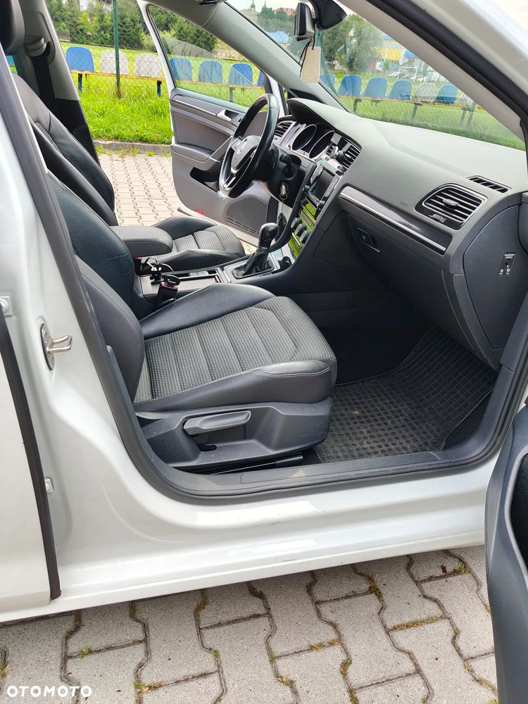 Volkswagen Golf - 12