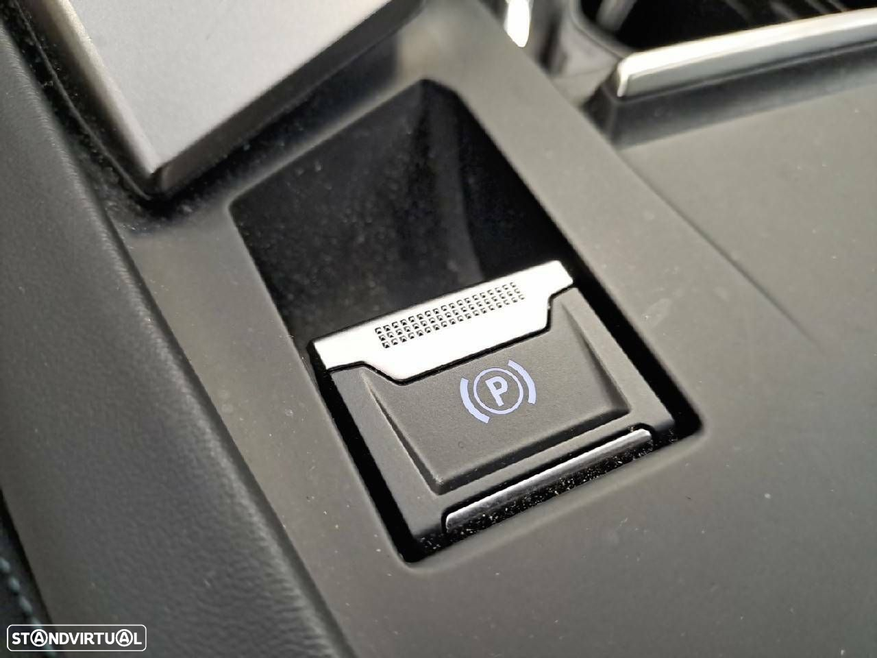 Peugeot 308 1.6 Hybrid Allure e-EAT8 - 24