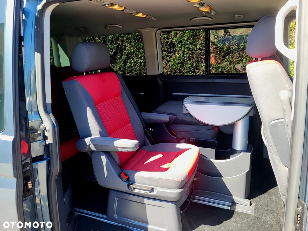 Volkswagen Multivan - 28