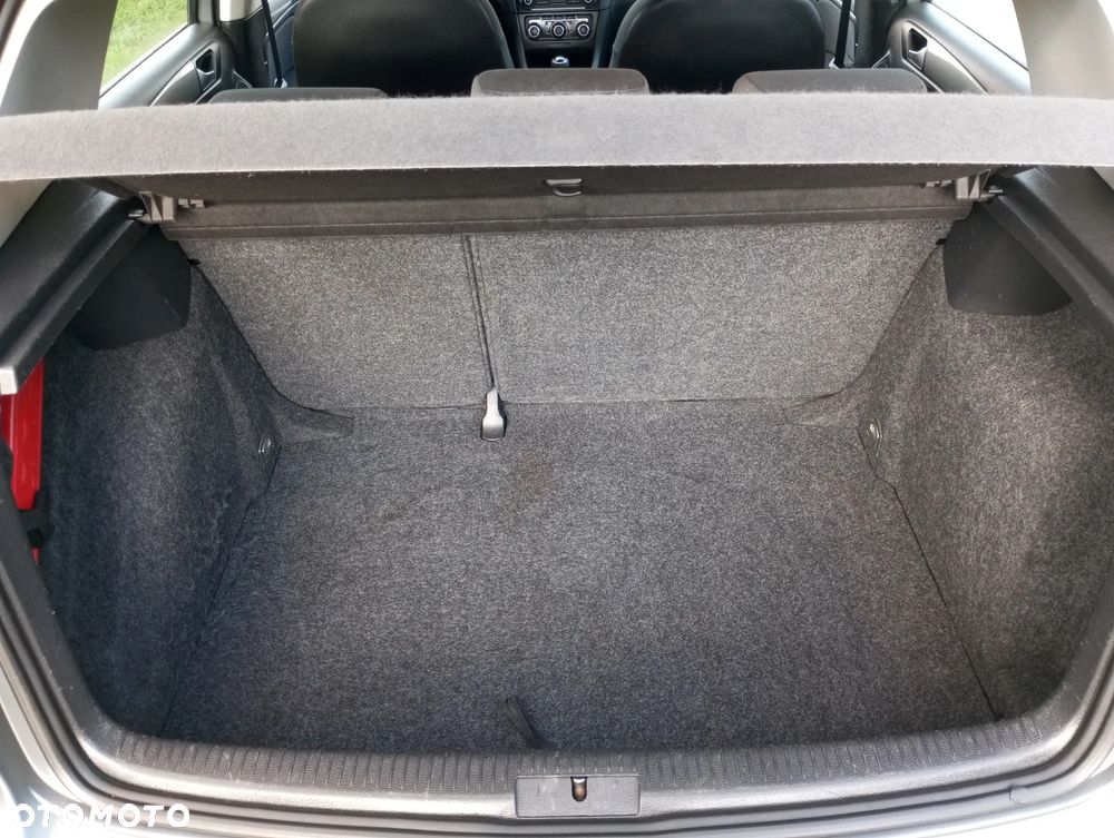 Volkswagen Golf VI 1.6 Comfortline - 25