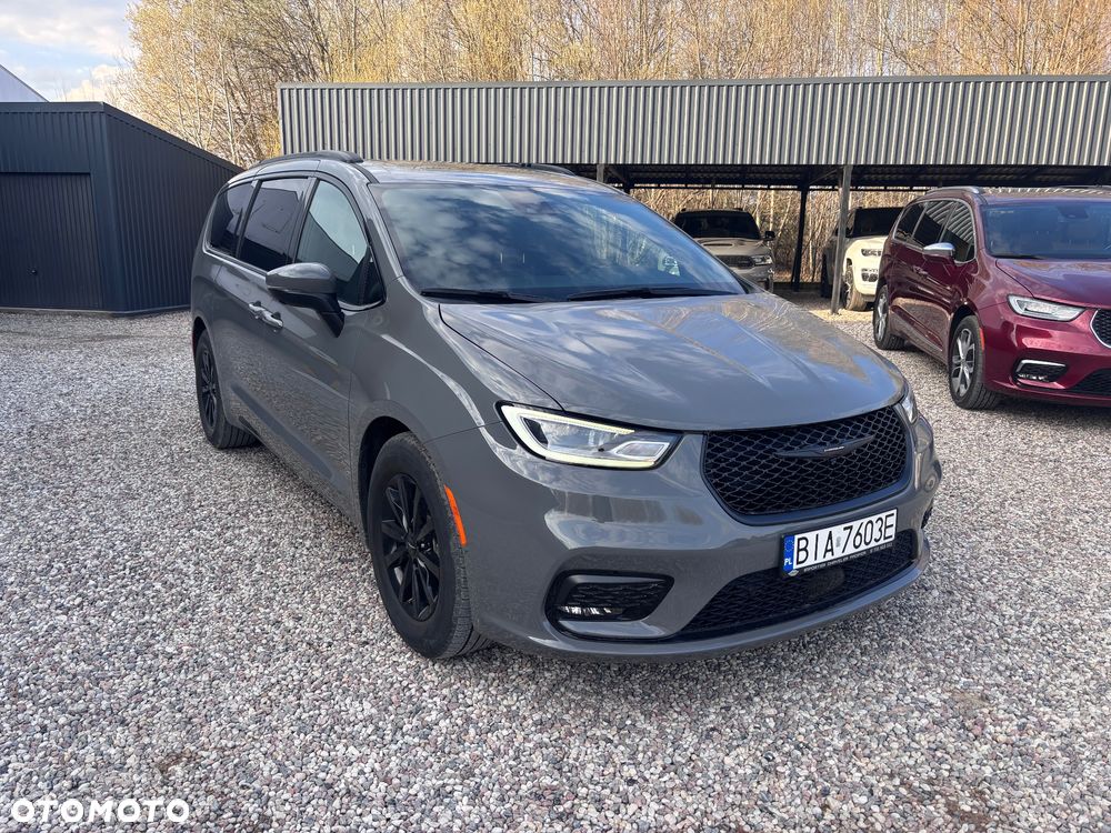 Chrysler Pacifica - 2