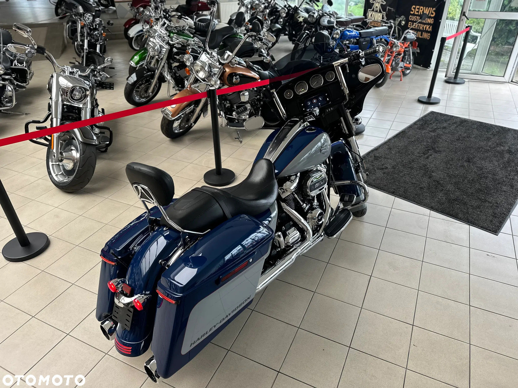 Harley-Davidson Touring Street Glide - 12