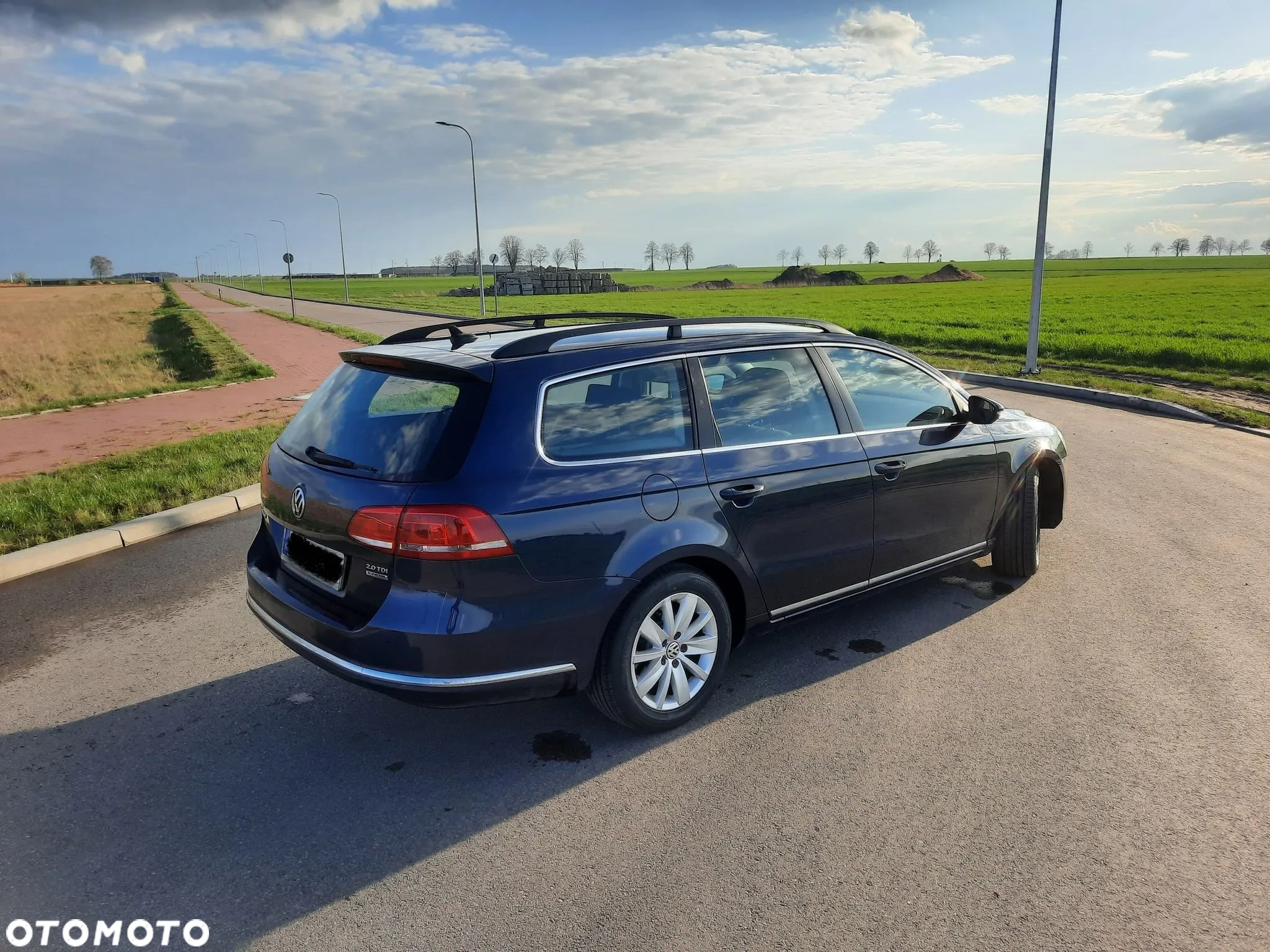 Volkswagen Passat 2.0 TDI Comfortline - 8