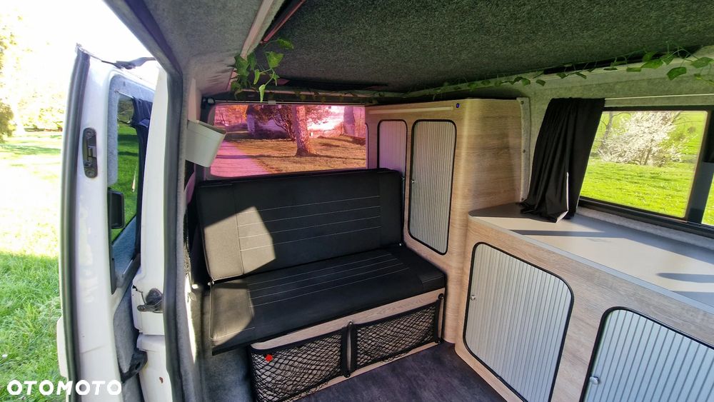 Volkswagen Transporter - 21