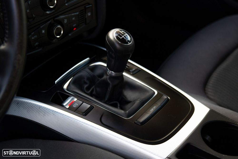 Audi A4 Avant 2.0 TDI Advance - 29