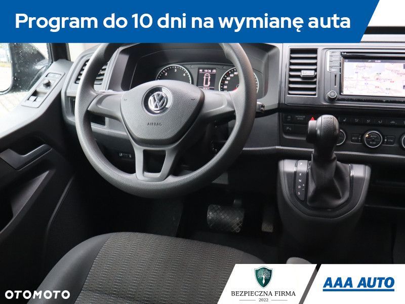 Volkswagen Caravelle - 9