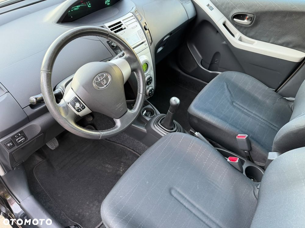 Toyota Yaris 1.3 VVT-i Executive - 10