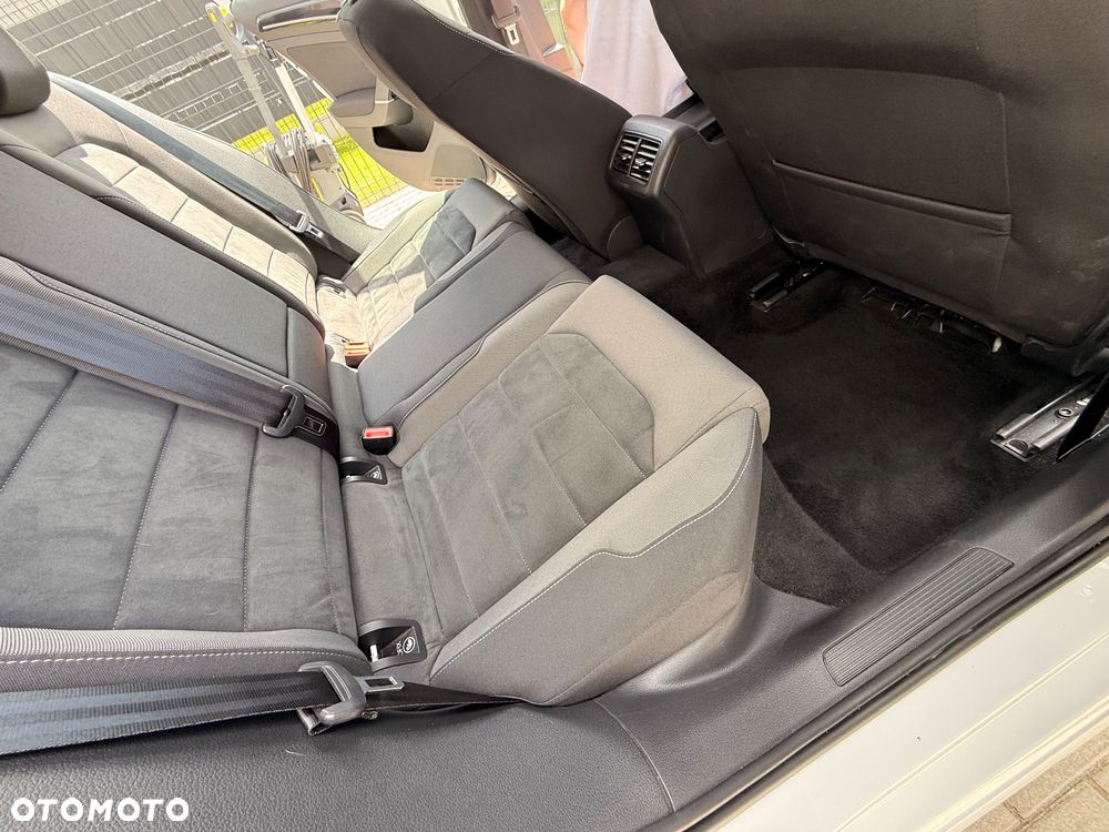Volkswagen Golf 1.5 TSI ACT OPF Highline - 20
