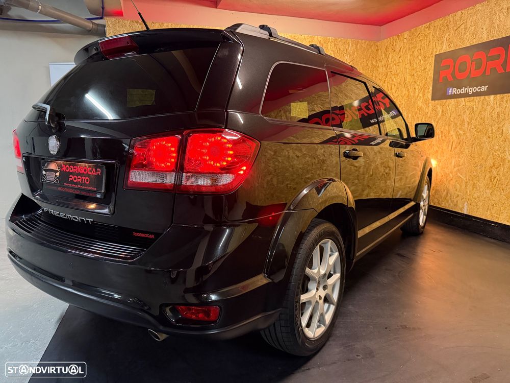 Fiat Freemont 2.0 M-Jet Urban - 32