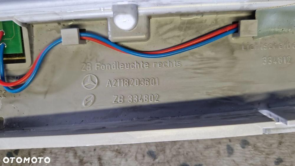 MERCEDES W211 LAMPKA KABINY PANORAMA A2118203601 - 3