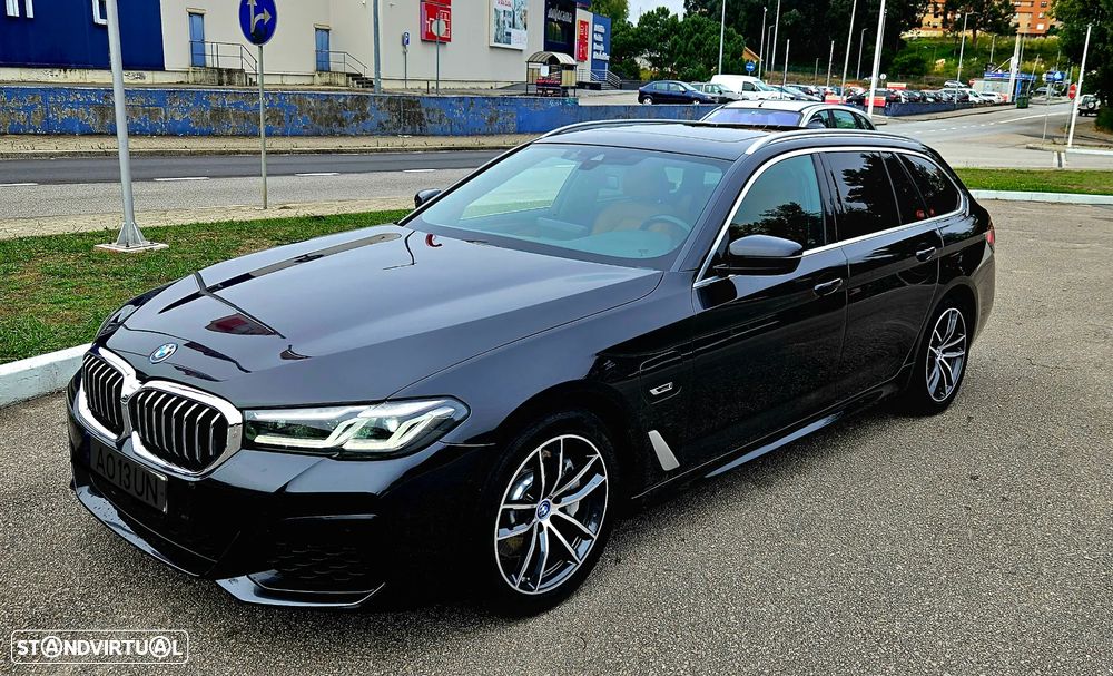 BMW 530 e Pack Desportivo M - 1