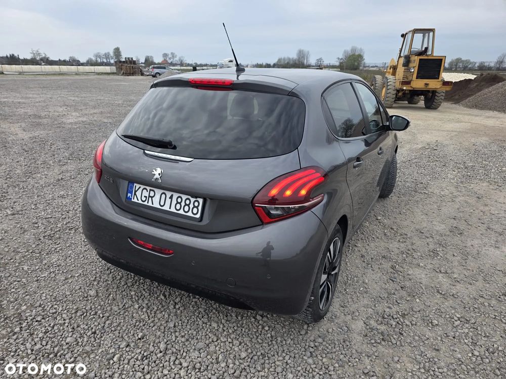 Peugeot 208 PureTech 82 Start & Stop Allure - 18