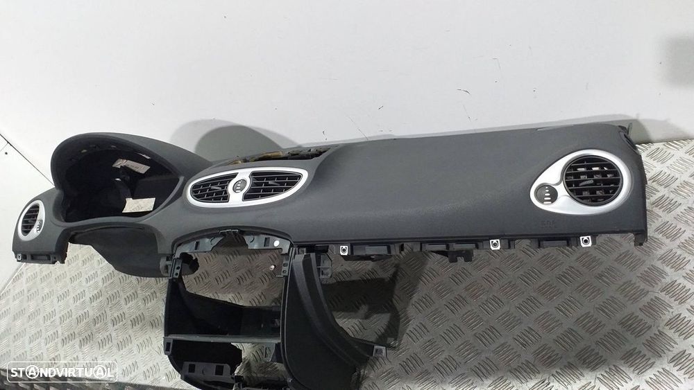 TABLIER RENAULT CLIO III 2007 -8200407587 - 1