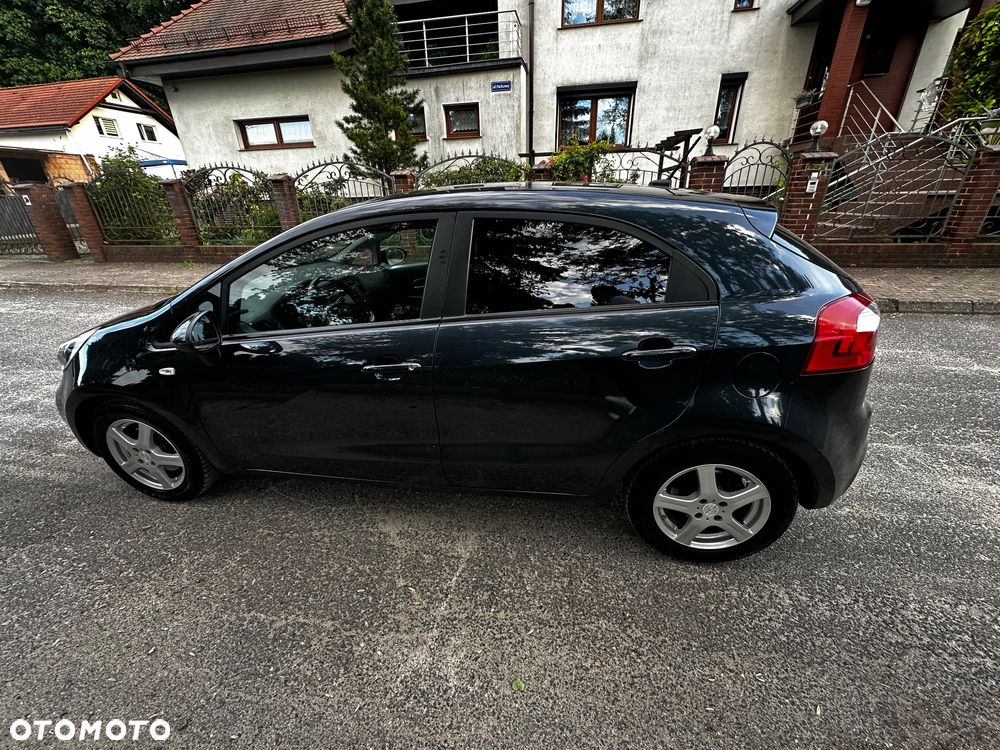 Kia Rio 1.2 Dream Team Edition - 11