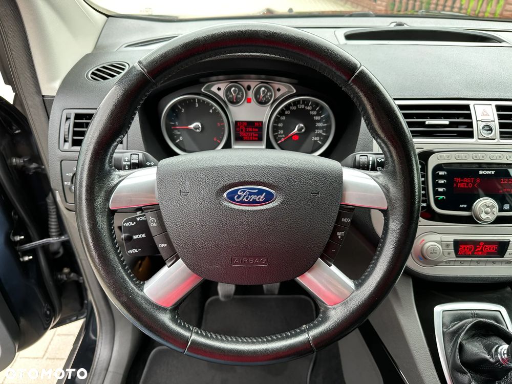Ford Kuga - 8