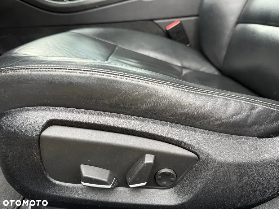BMW Seria 5 528i xDrive - 18