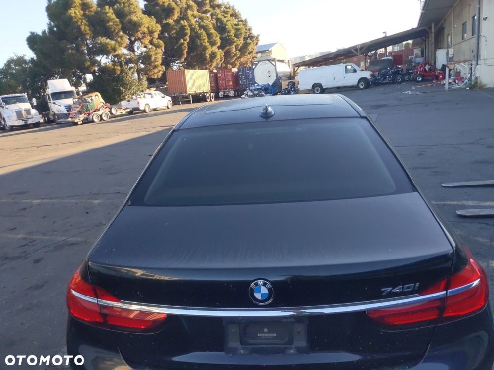 BMW Seria 7 740Li sport - 10