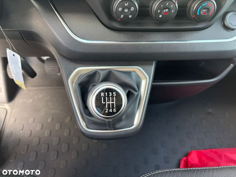 Renault Trafic - 20