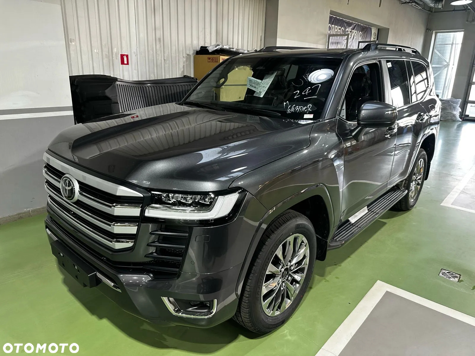 Toyota Land Cruiser - 2