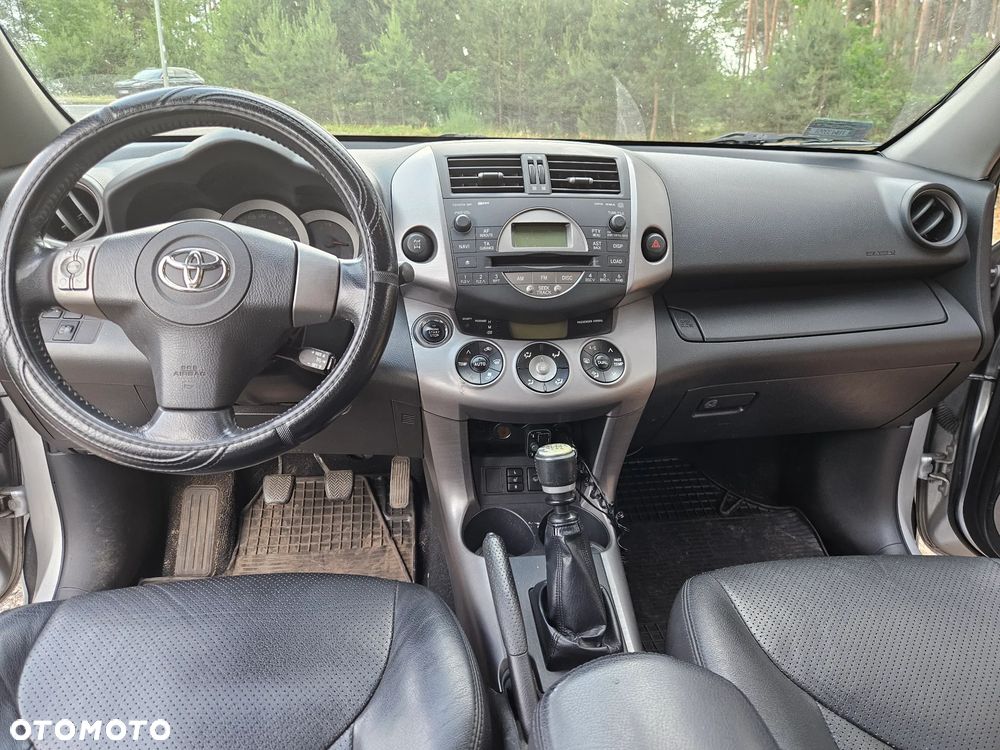 Toyota RAV4 - 7