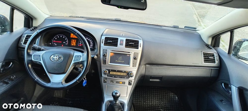 Toyota Avensis 1.8 Comfort - 5