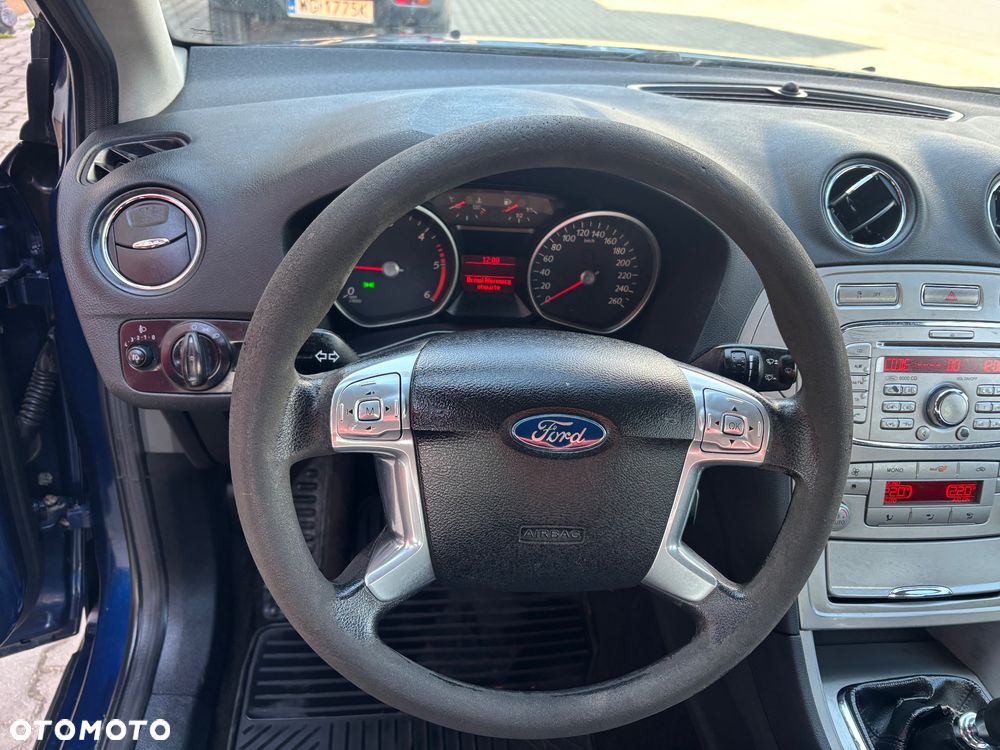 Ford Mondeo 2.0 TDCi Ambiente - 11