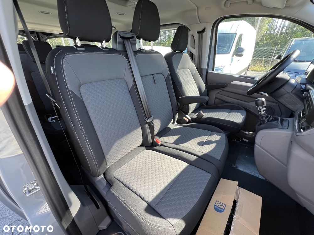 Volkswagen Caravelle - 17