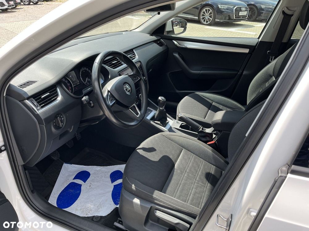 Skoda Octavia 1.6 TDI SCR Active - 10