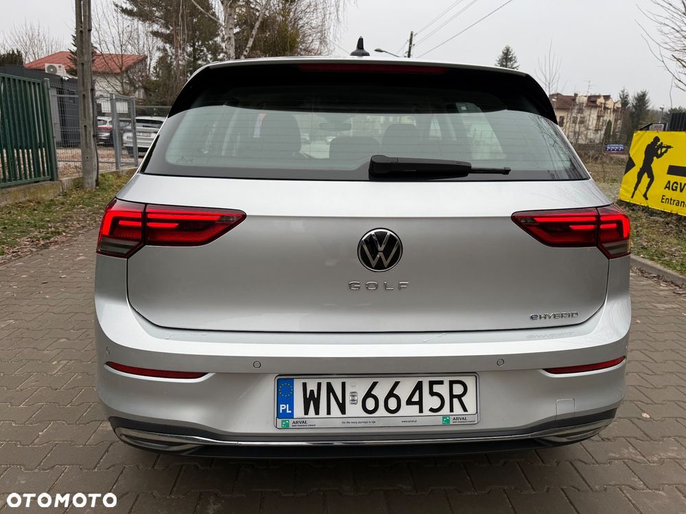 Volkswagen Golf - 11