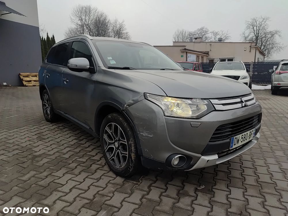 Mitsubishi Outlander 2.2 DI-D 4WD Plus - 13