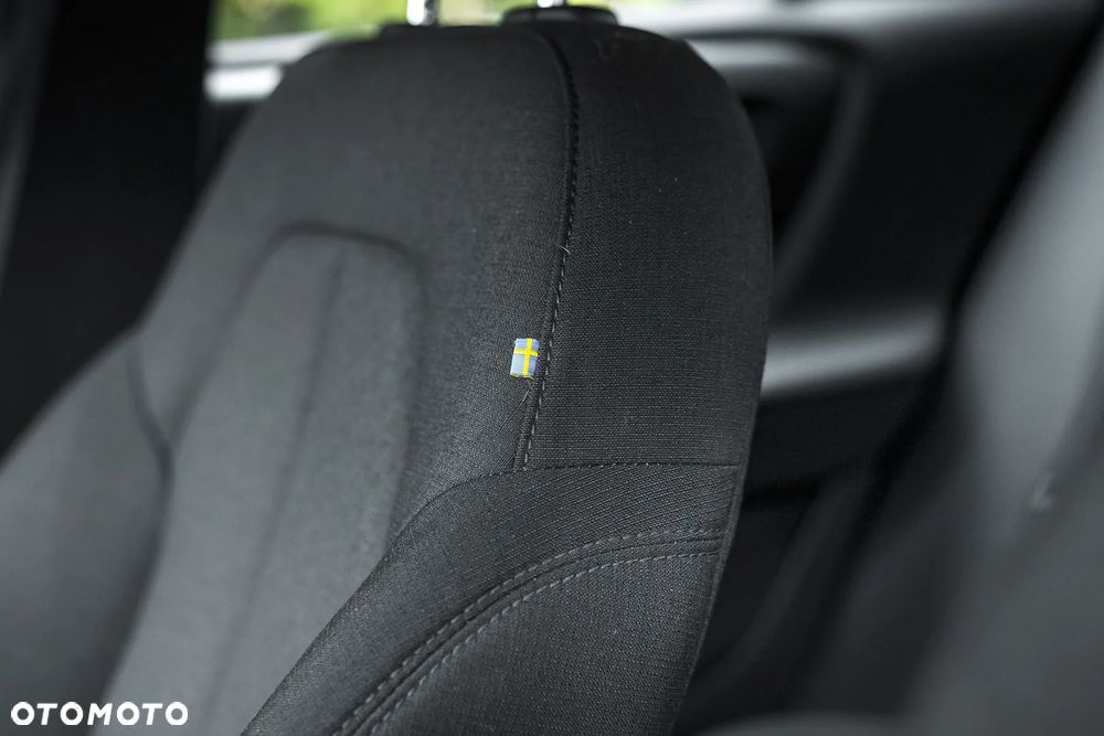 Volvo XC 40 T3 Momentum Core - 25