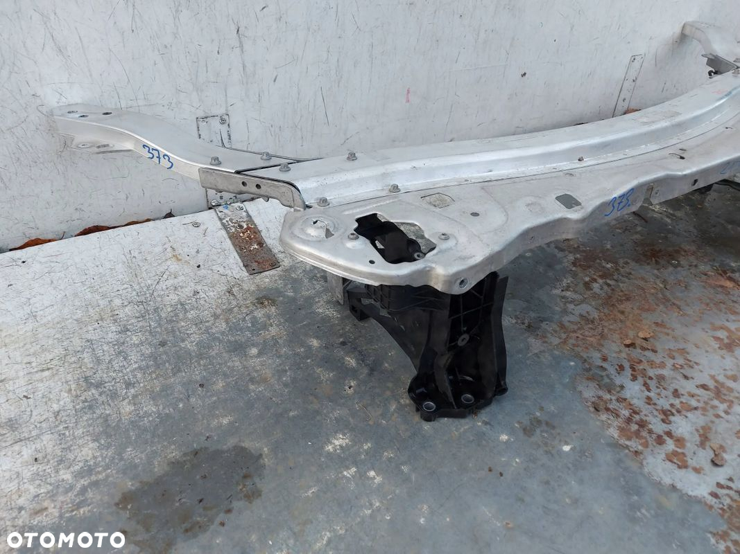 Mercedes-Benz E klasa 213 W213 pas przedni górny wzmocnienie belka - 2