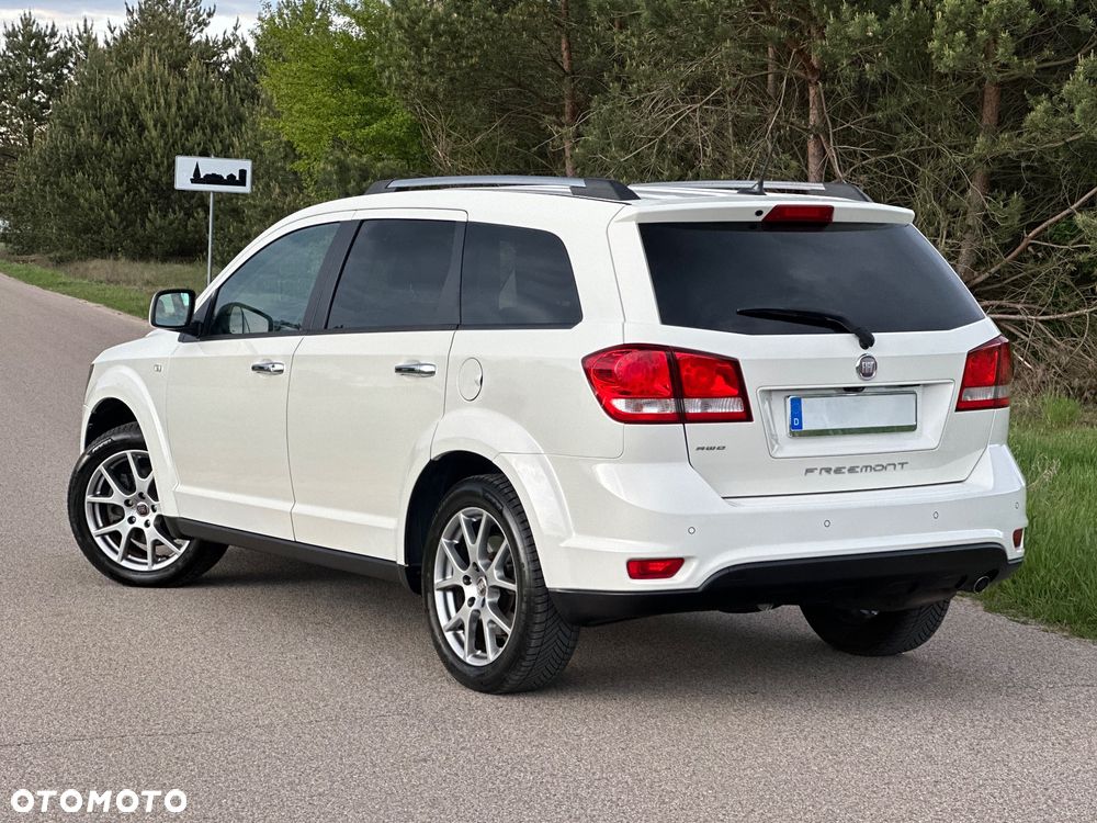 Fiat Freemont 2.0 Multijet 16V DPF Automatik Allrad Lounge - 16