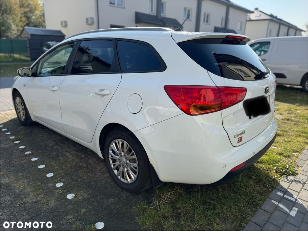 Kia Ceed - 8