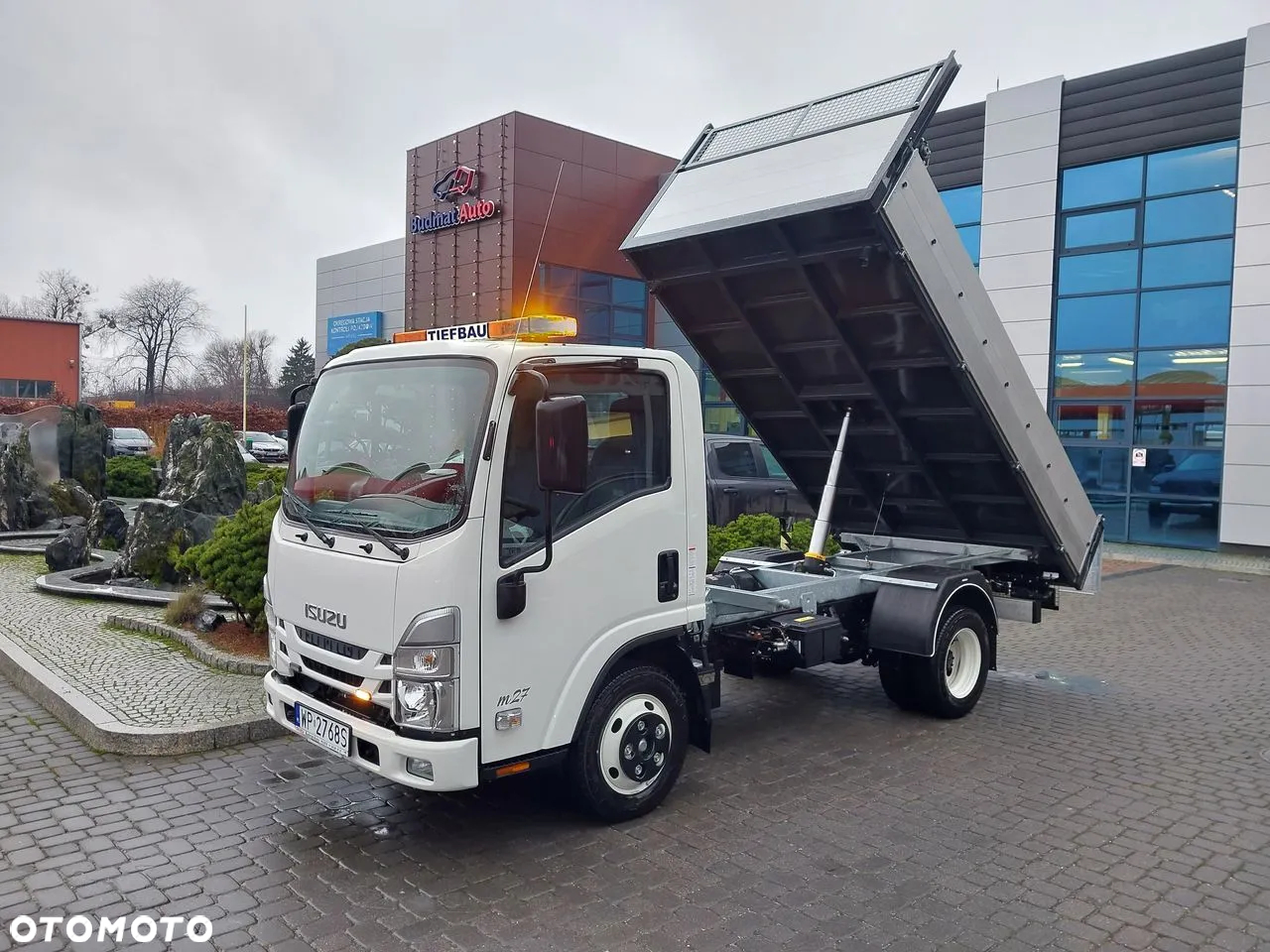 Isuzu M27 - 19