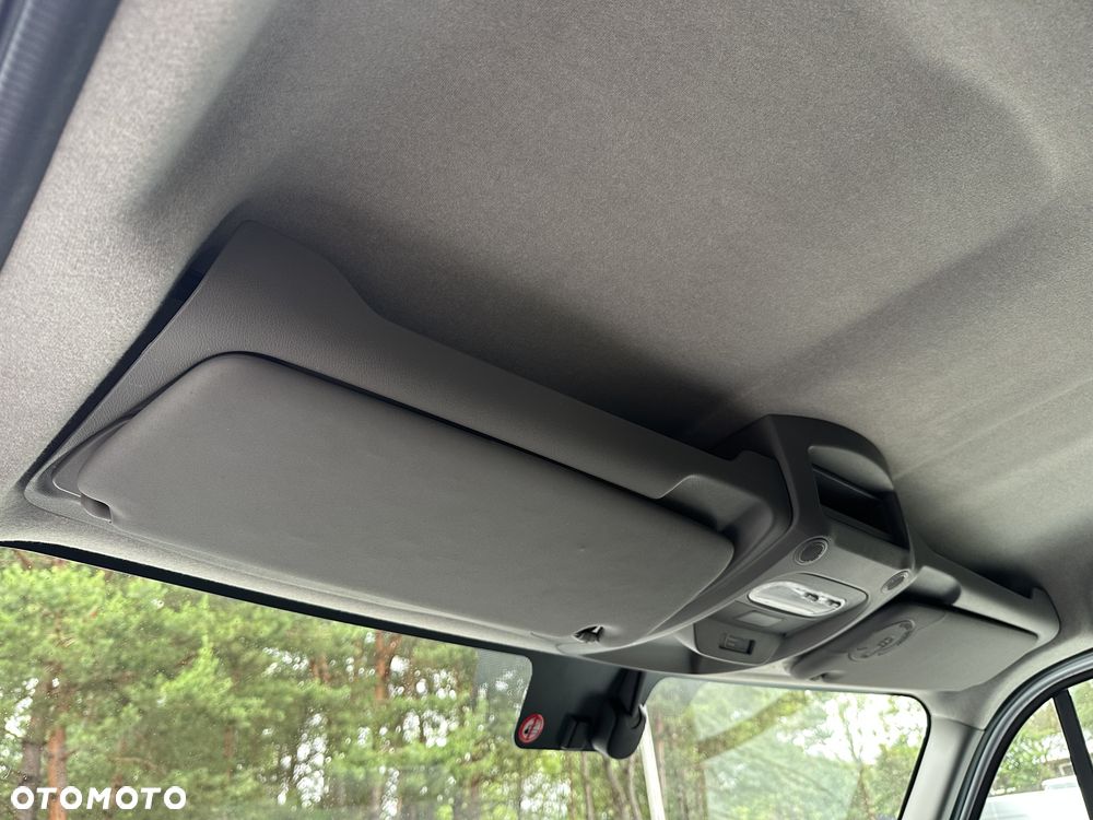 Iveco L4H2 Brygadowy 7 osób / Najbogatsza wersja wyposażenia / Koła bliźniacze / DMC 3500kg / Hak 3500kg / Niski przebieg / Salon PL / Stan jak nowy / Ładowność 904kg / FV23% - 34