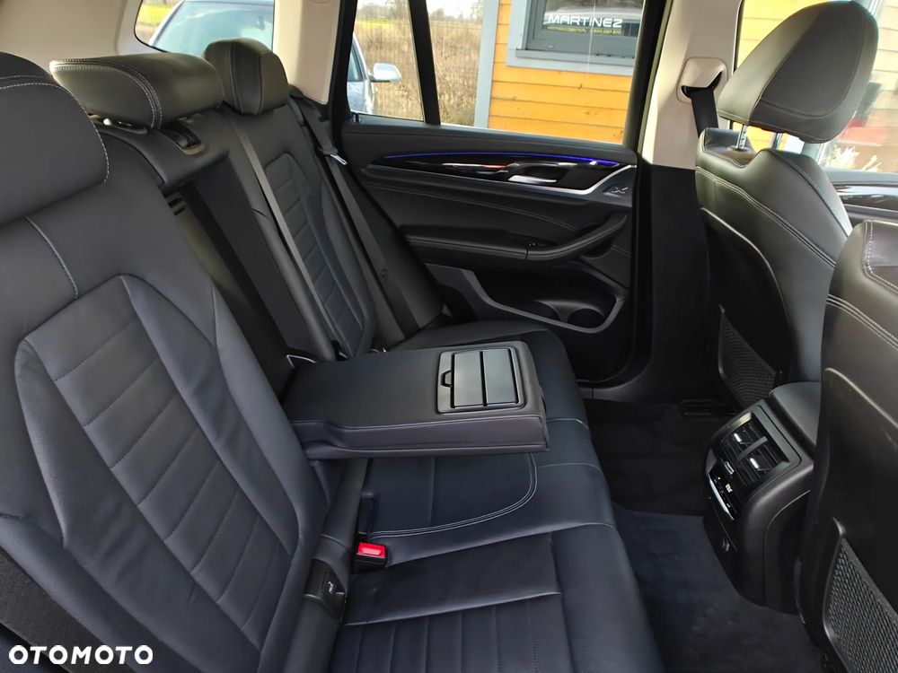 BMW X3 sDrive18d Luxury Line - 18