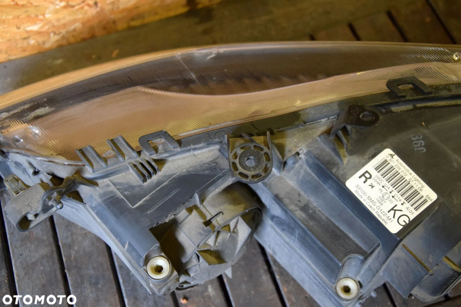 Honda Civic VIII UFO 06-11 Lampa przednia prawa XENON EU TOP STAN 0301226272 33100-SMG-G122-M1 - 9
