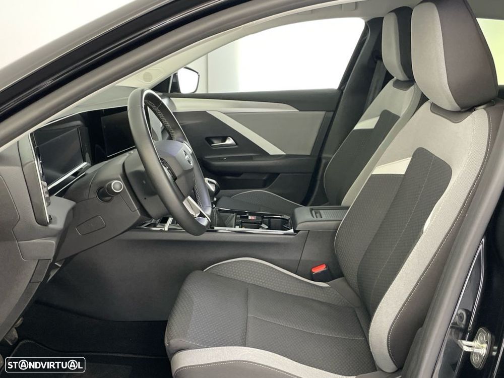 Opel Astra 1.2 T Business - 11