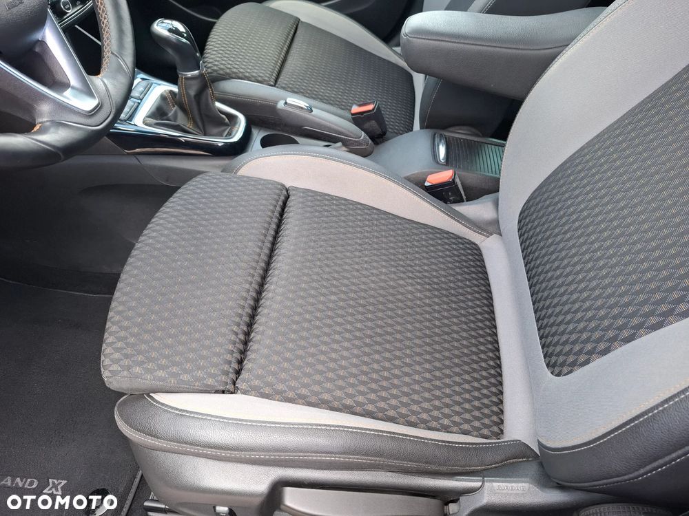 Opel Crossland X 1.6 Innovation - 24