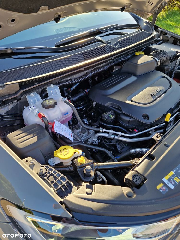 Chrysler Pacifica - 10