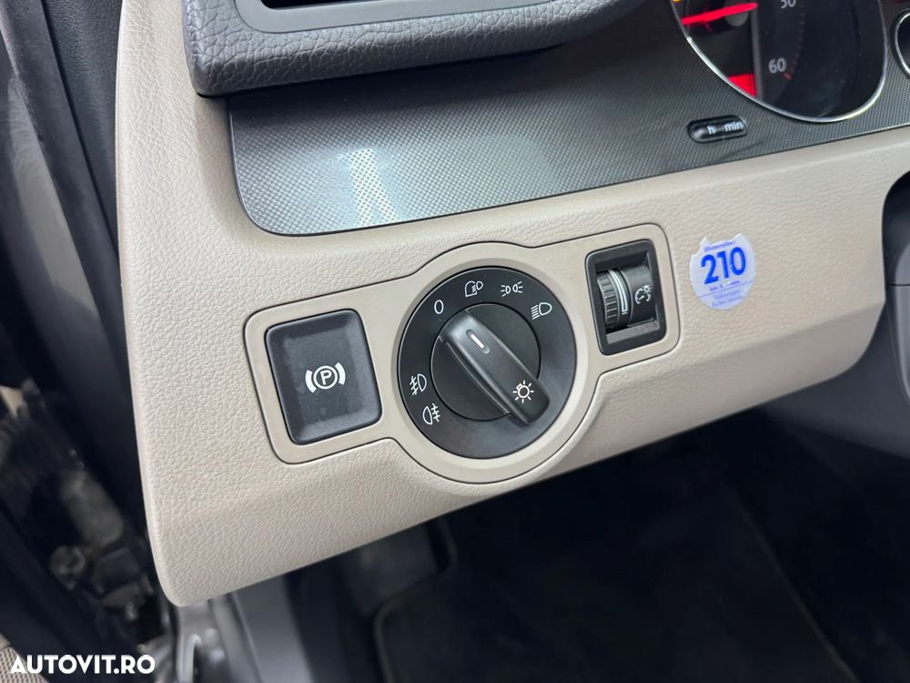 Volkswagen Passat 2.0 TDI DPF DSG Comfortline - 19