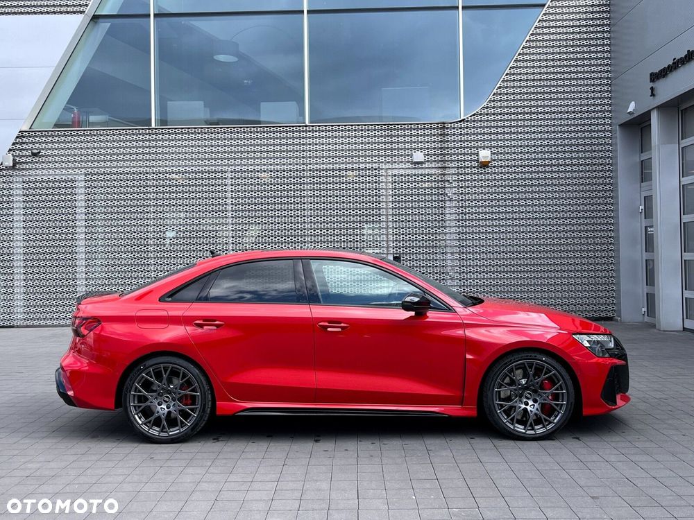 Audi RS3 Limousine - 7